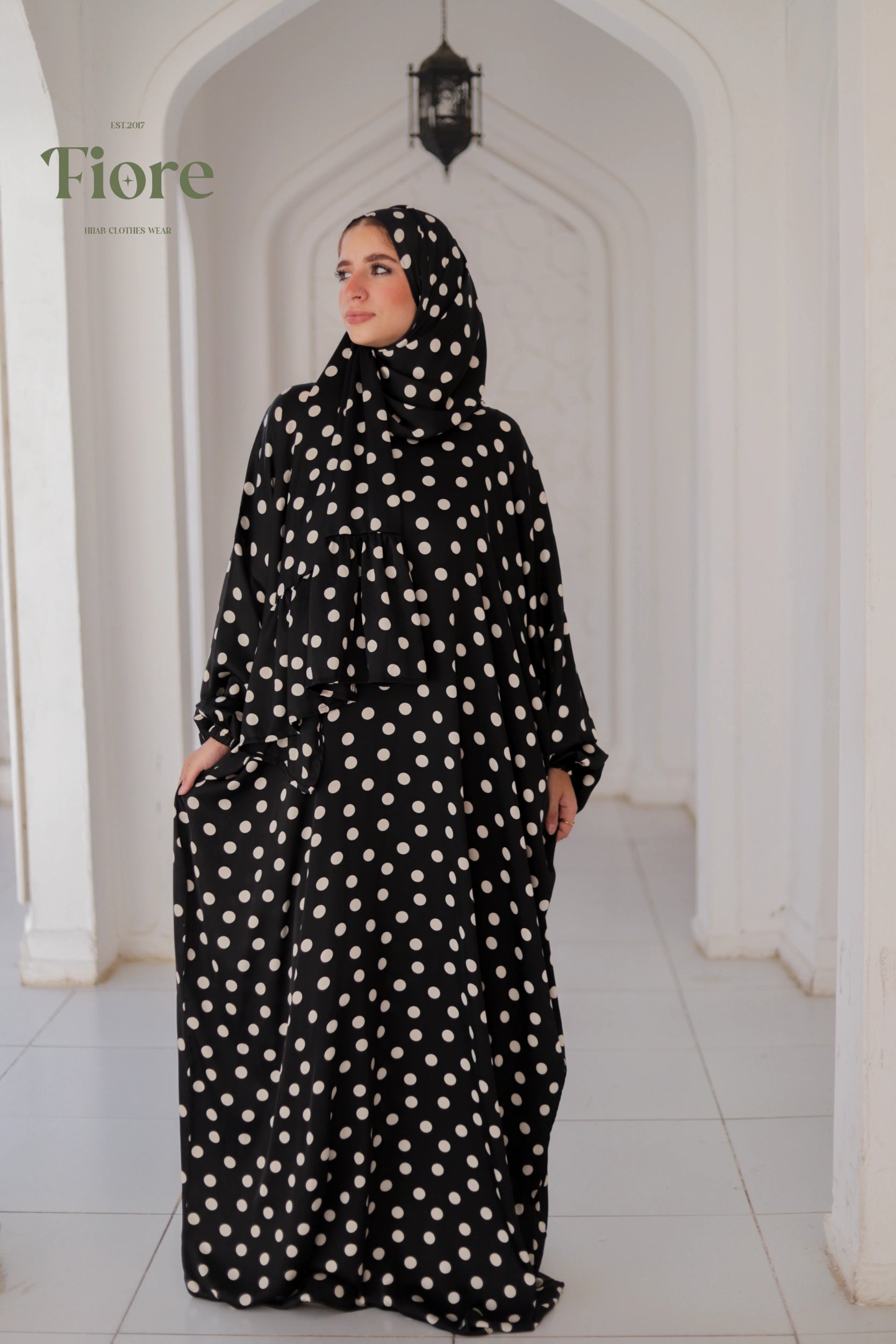 Satin Polka Dot Isdal
